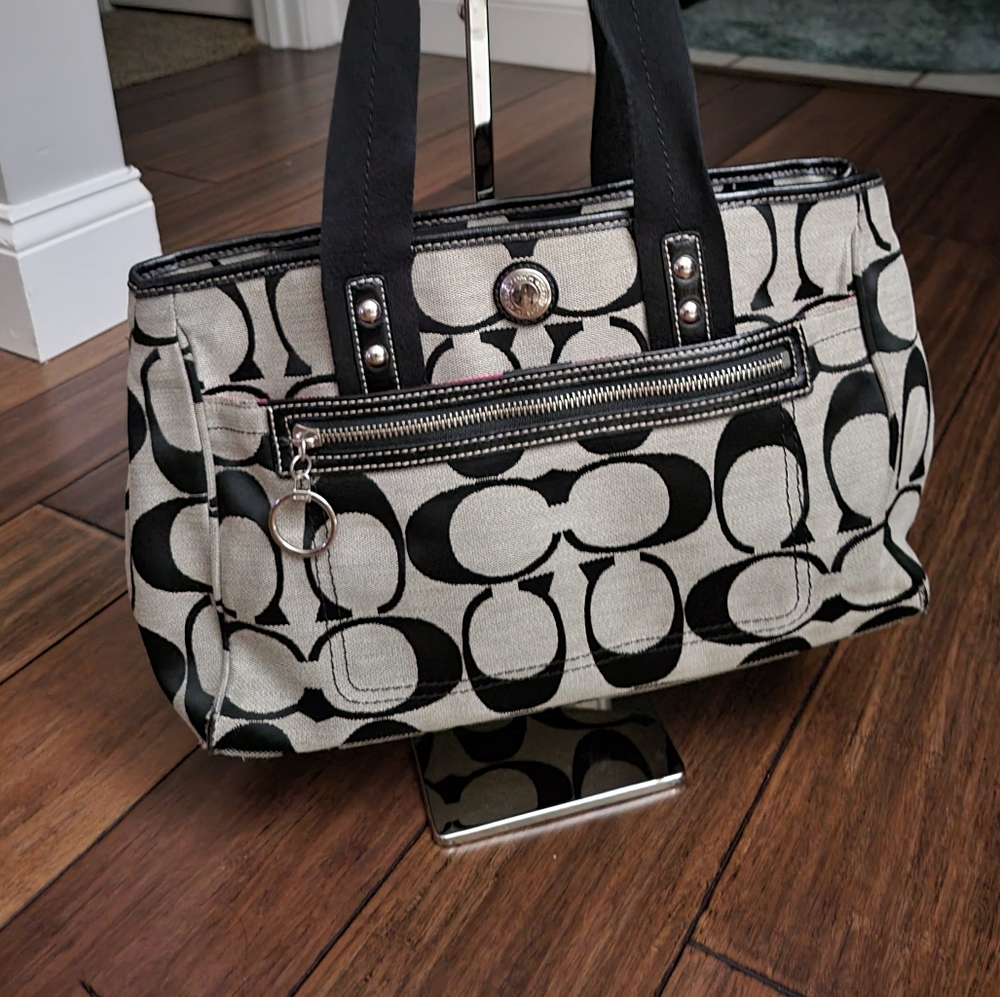 Coach Signature C Canvas Bag...EUC